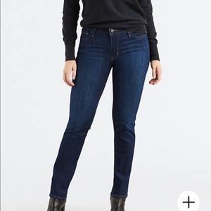 Levi’s 712 Slim Jeans
